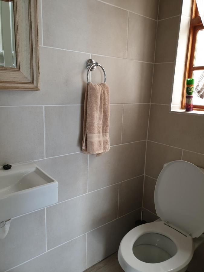 Pongola Road Self Catering Accommodation Uitenhage ภายนอก รูปภาพ