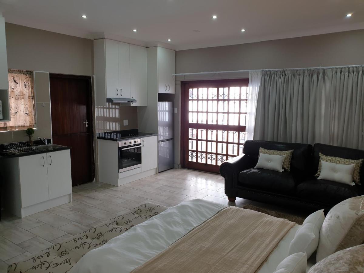 Pongola Road Self Catering Accommodation Uitenhage ภายนอก รูปภาพ