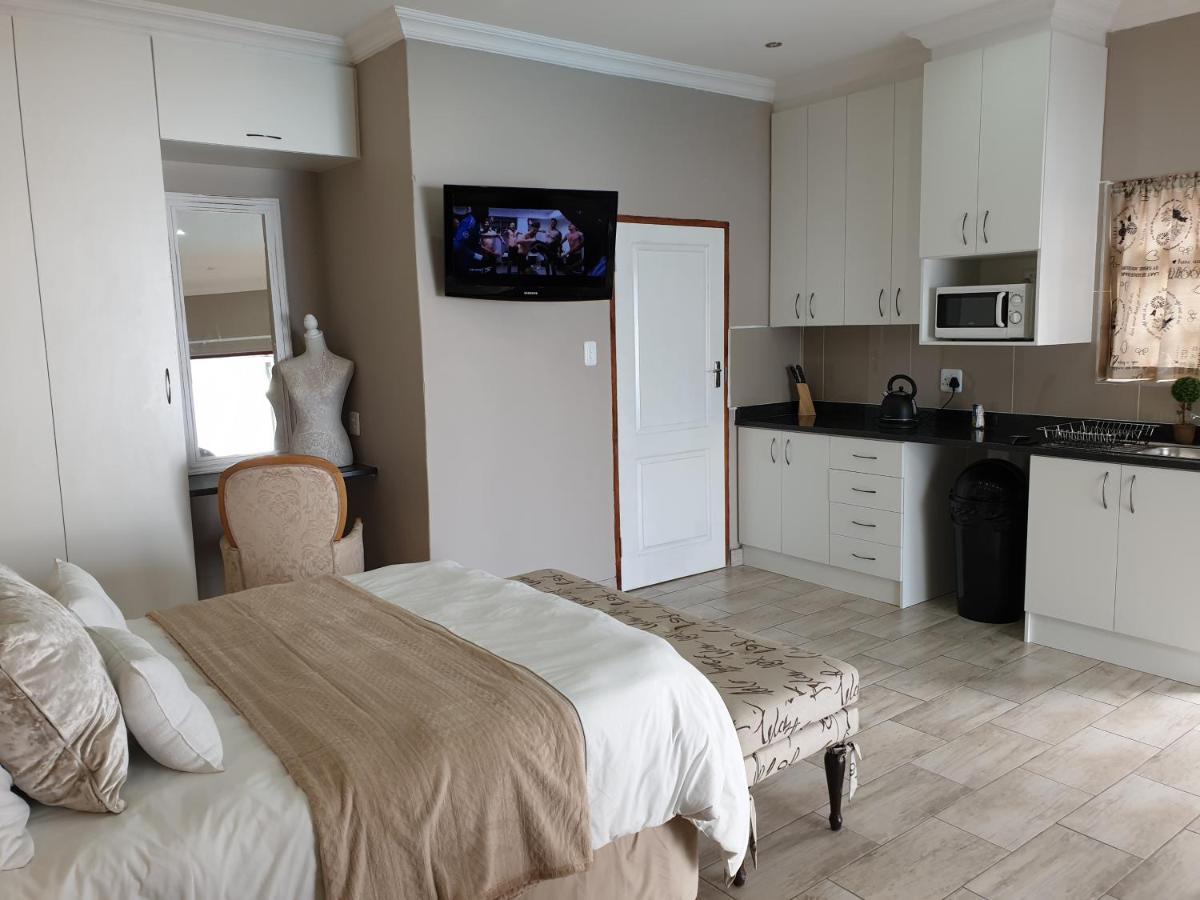Pongola Road Self Catering Accommodation Uitenhage ภายนอก รูปภาพ