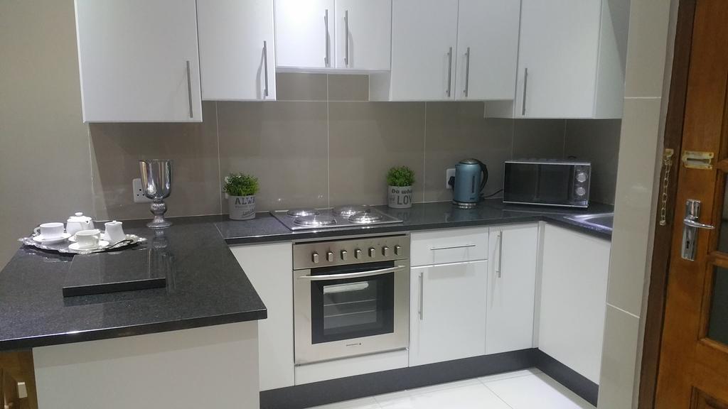 Pongola Road Self Catering Accommodation Uitenhage ภายนอก รูปภาพ
