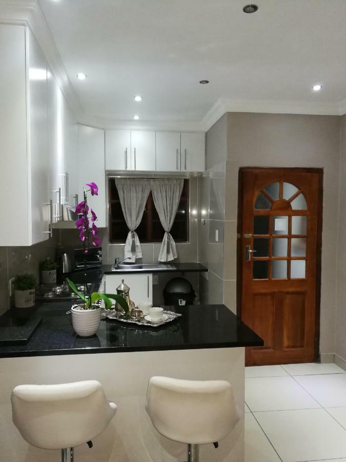 Pongola Road Self Catering Accommodation Uitenhage ภายนอก รูปภาพ