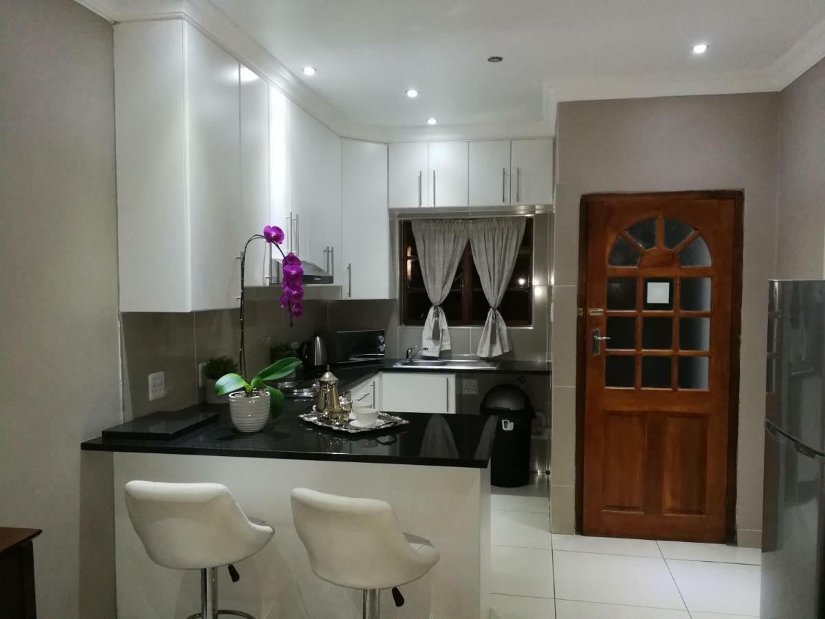 Pongola Road Self Catering Accommodation Uitenhage ภายนอก รูปภาพ