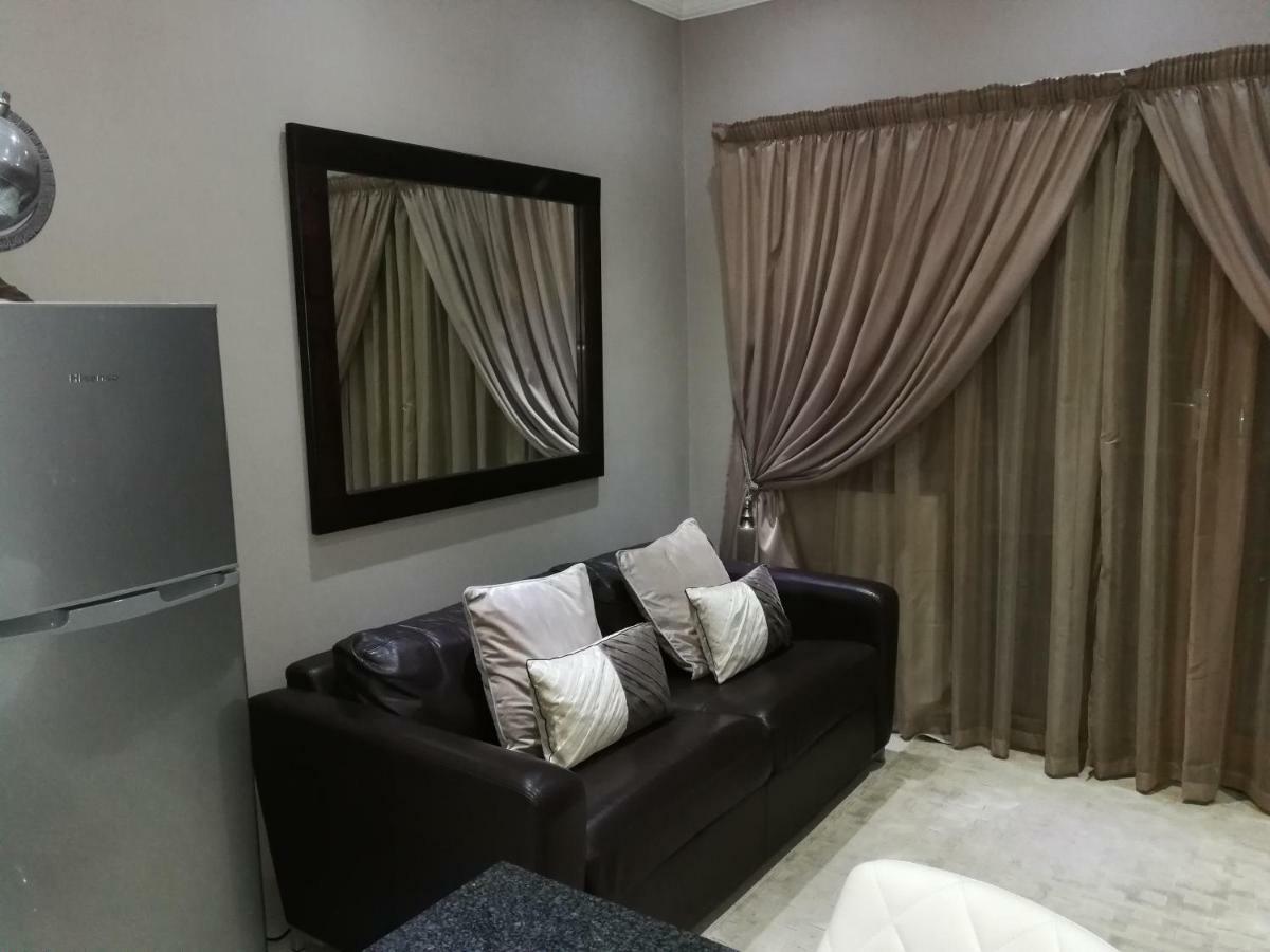 Pongola Road Self Catering Accommodation Uitenhage ภายนอก รูปภาพ