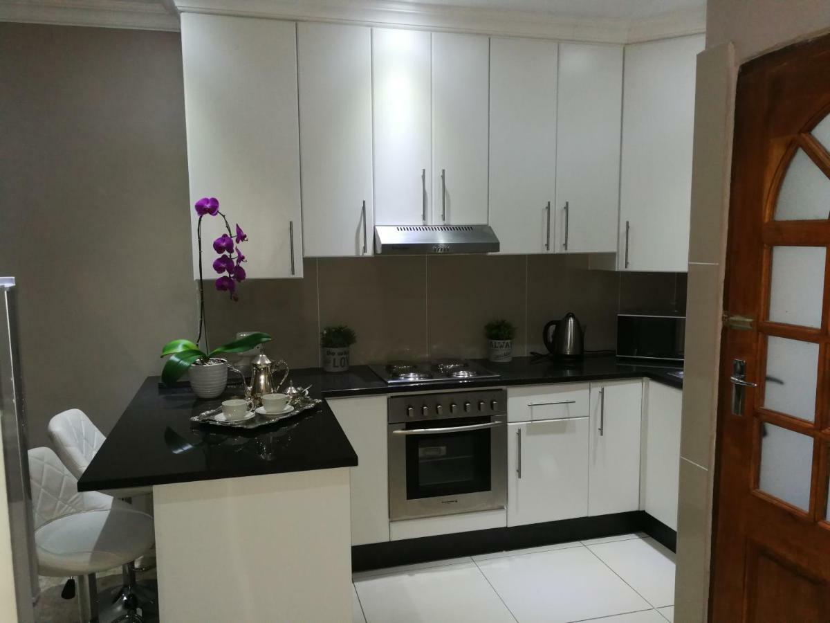 Pongola Road Self Catering Accommodation Uitenhage ภายนอก รูปภาพ