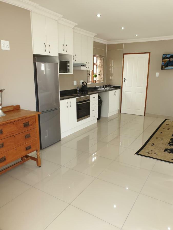 Pongola Road Self Catering Accommodation Uitenhage ภายนอก รูปภาพ