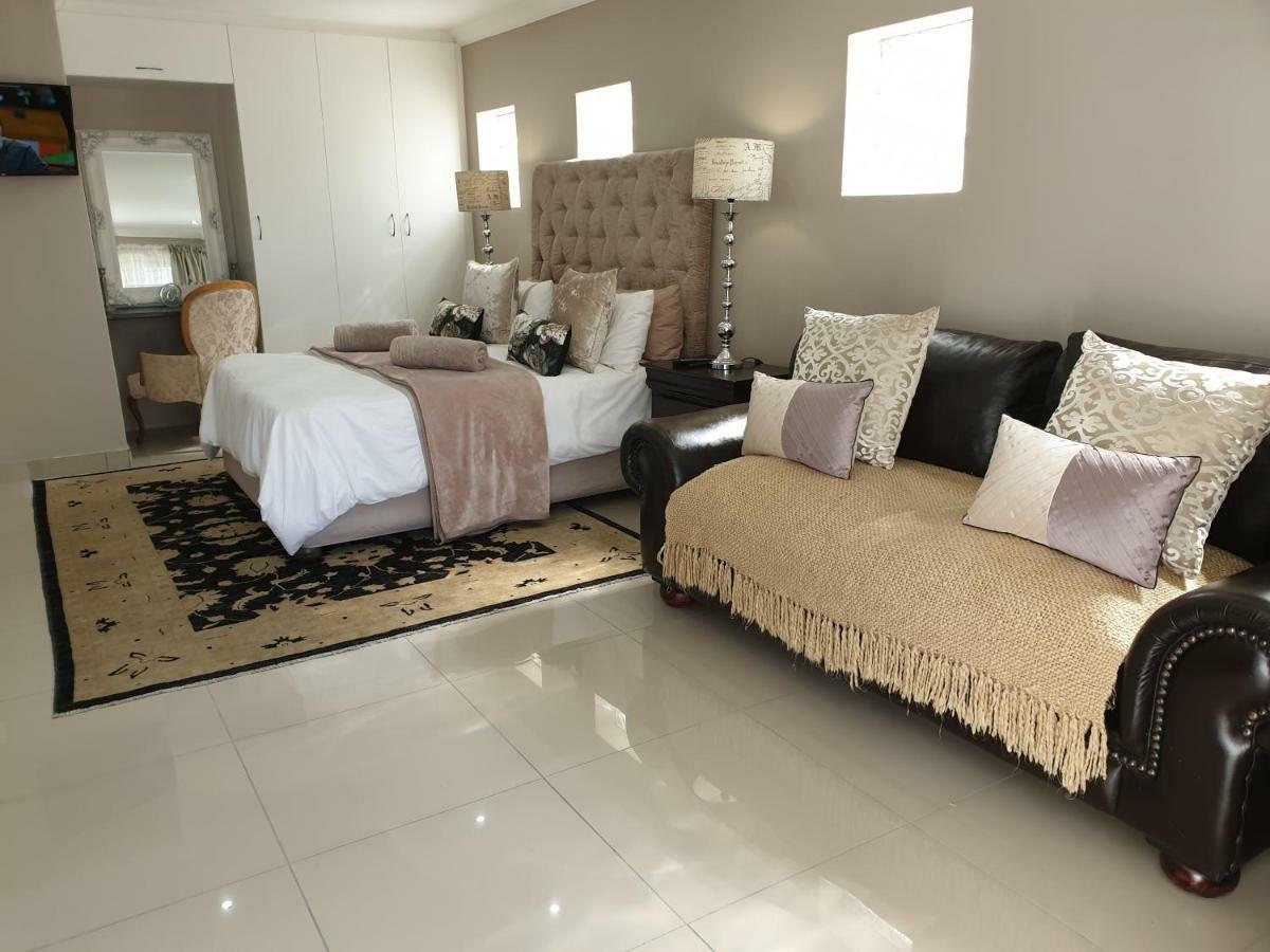 Pongola Road Self Catering Accommodation Uitenhage ภายนอก รูปภาพ